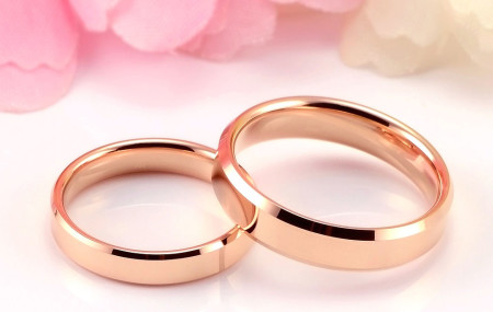 People from different parts of the world have a love for wedding rings. The ring has become the one item that unites people from different backgrounds and religions. It is more like the uniform that brings together different tribes and religions. This is because these bands hold the same symbol of unity, love and commitment […]